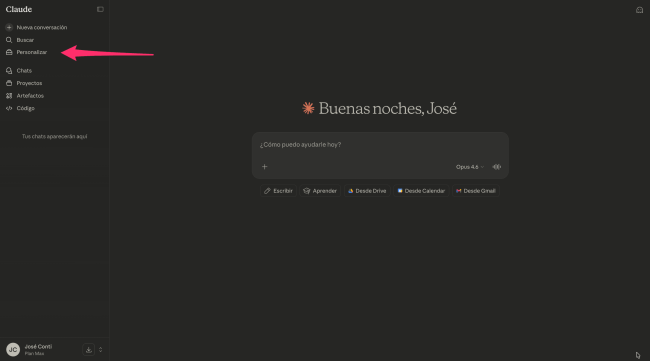 Claude – Menú Personalizar Interfaz de Claude mostrando el menú lateral con la opción Personalizar señalada